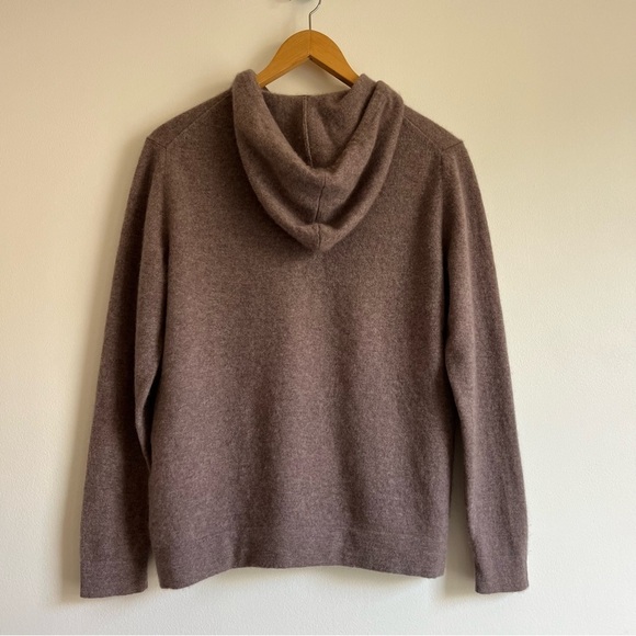Naadam Off-Duty Cashmere Hoodie in Mauve - Picture 13 of 16